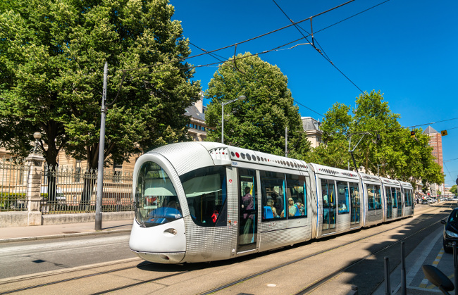 Transports à Lyon : création des lignes de tramway T9 et T10 et prolongation du T6